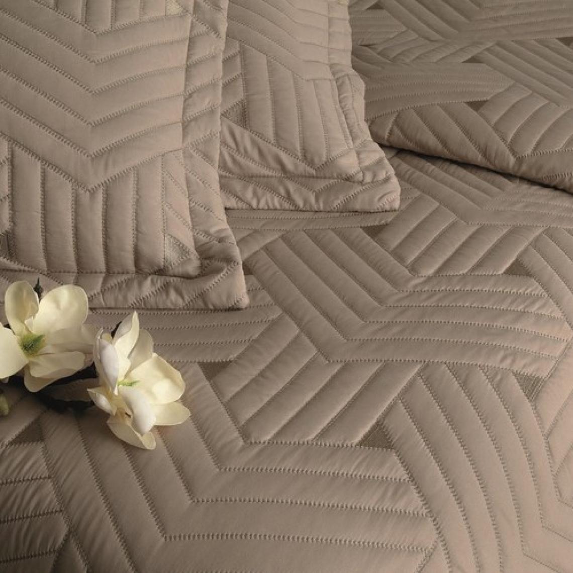 Linens Vita Çift Kişilik Yatak Örtüsü Seti Kahve