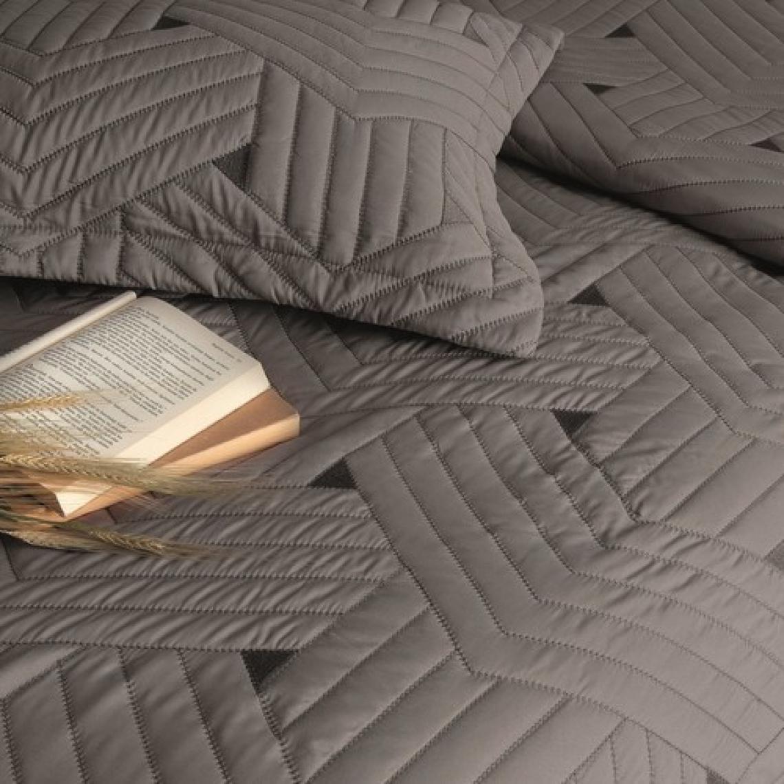 Linens Vita Gri Çift Kişilik Yatak Örtüsü Seti