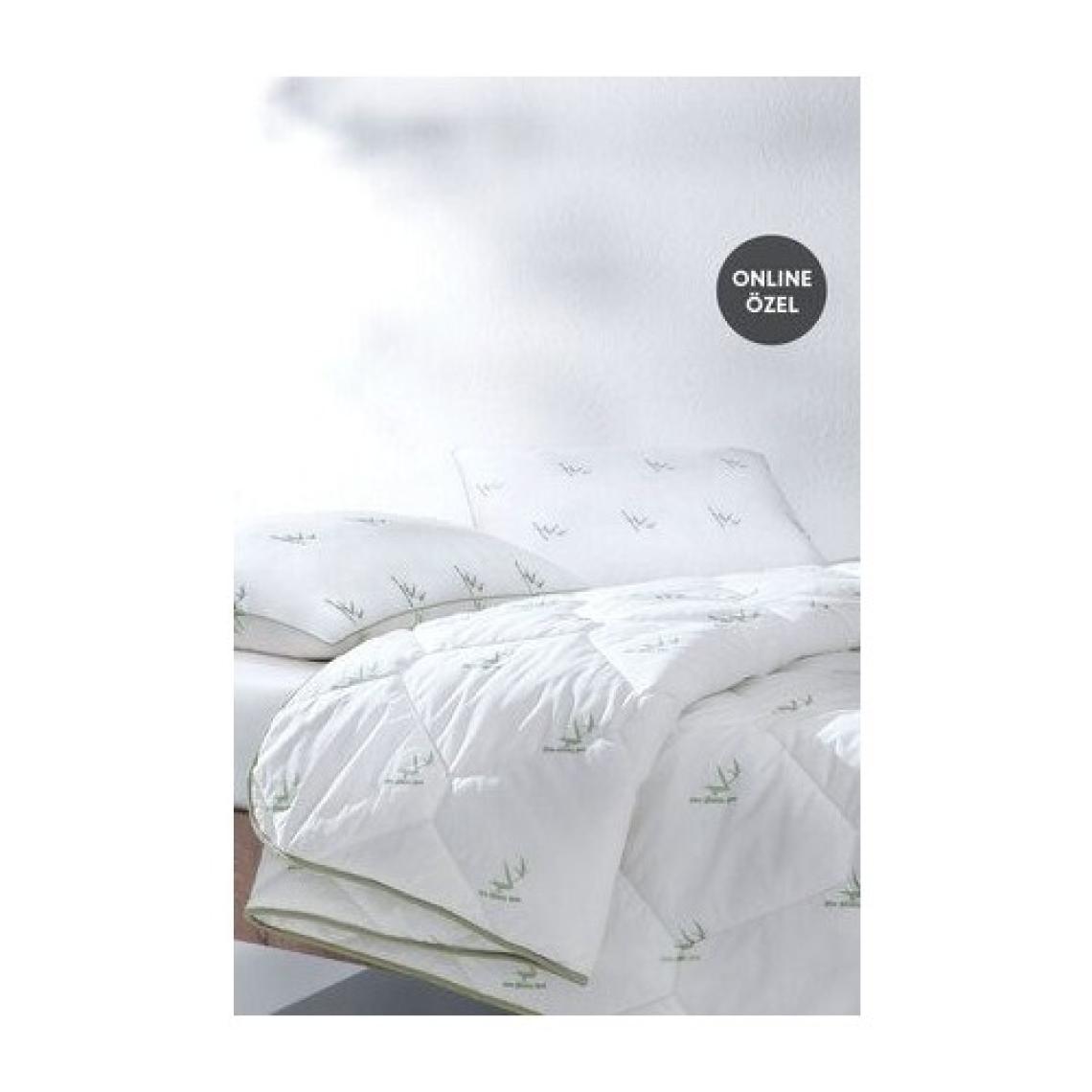 Yataş Bedding BAMBU Yorgan (%20 Bambu) 300 Gr. (Tek Kişilik XL - 175x215 cm)