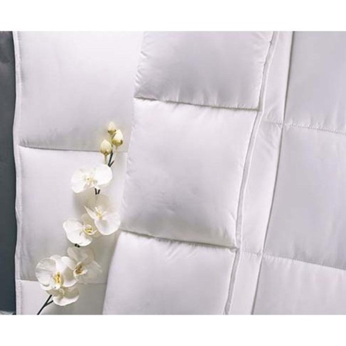 Taç Microfiber Yorgan Tek Kişilik