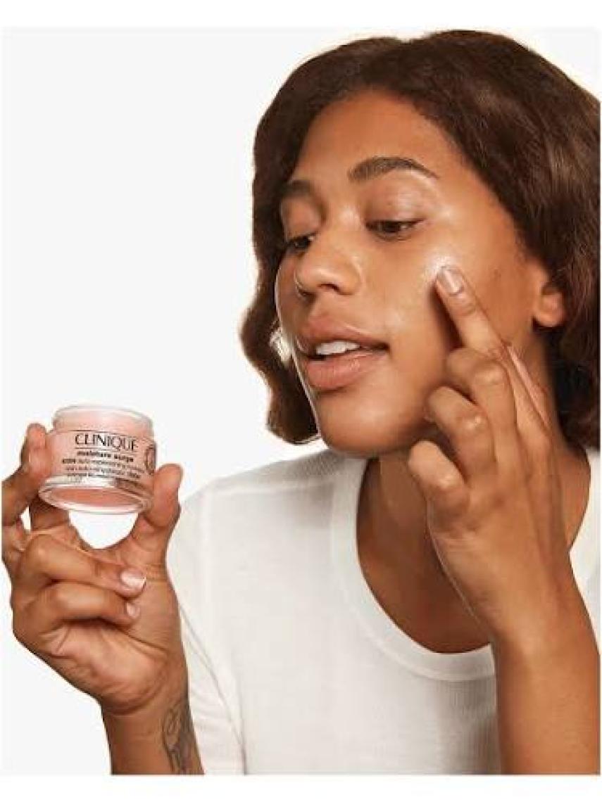 Clinique Moisture Surge™ 100 Saat Etkili Nemlendirici Yüz Kremi 125ml | Aloe Vera BioFerment,Hyalüronik Asit