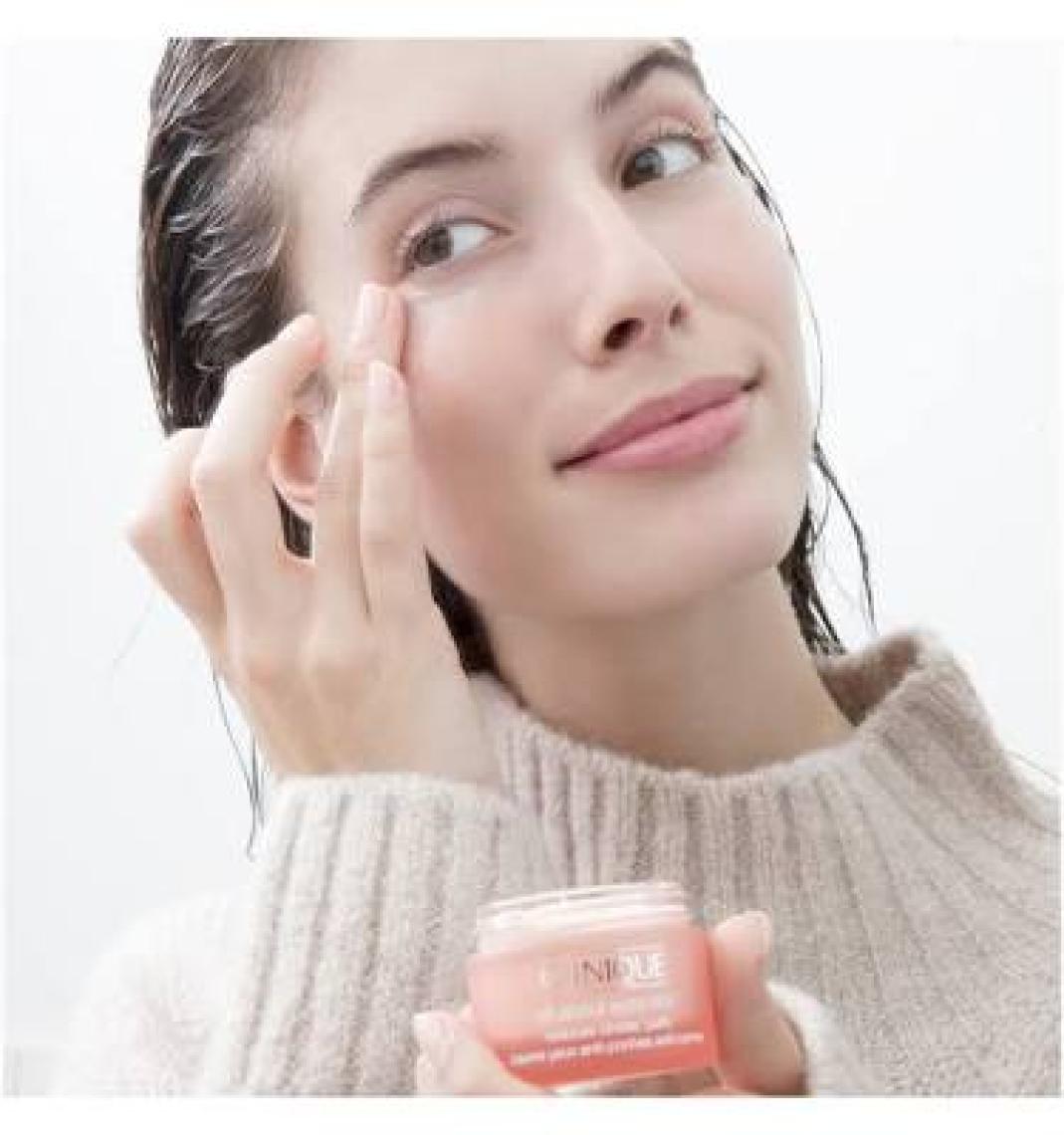 Clinique Moisture Surge™ 100 Saat Etkili Nemlendirici Yüz Kremi 125ml | Aloe Vera BioFerment,Hyalüronik Asit