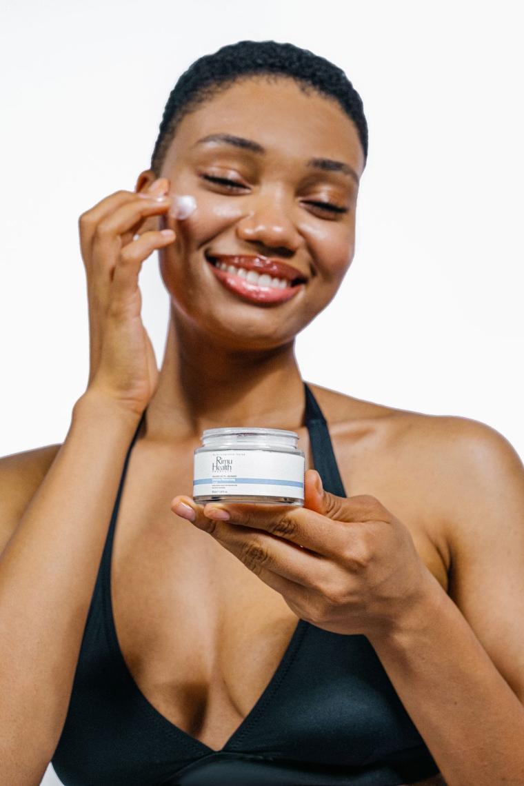 Cilt Tonu Eşitleyici Ve Yoğun Nemlendirici Yüz Kremi 50 Ml( Hyaluronic Acid - Niacinamide ) Rm000108