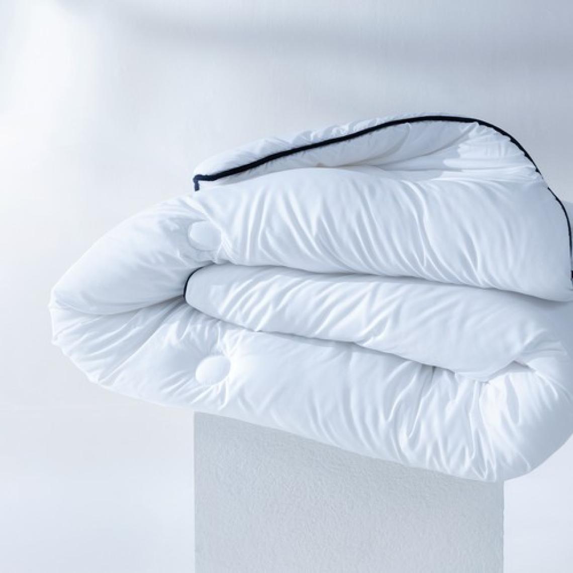 Yataş Bedding Dacron® Quallofil Tek Kişilik XL Yorgan, (Tek Kişilik XL - 175x215 cm)