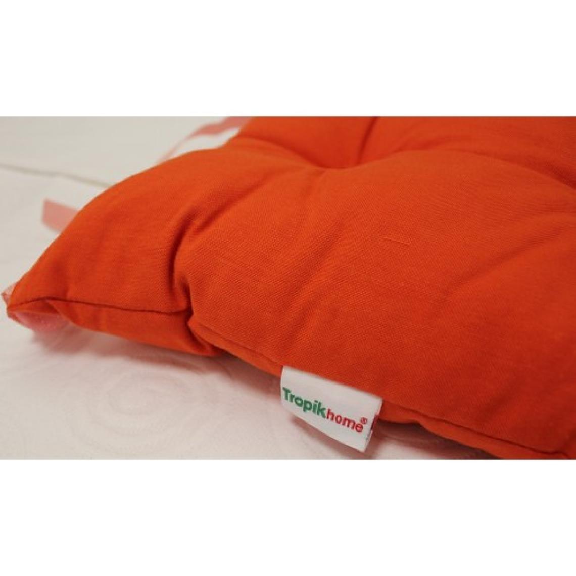 Tropik Home Turuncu Renk Pufidik Silikon Dolgulu Çökme Yapmaz 40 x 40 cm Kare Sandalye Minderi