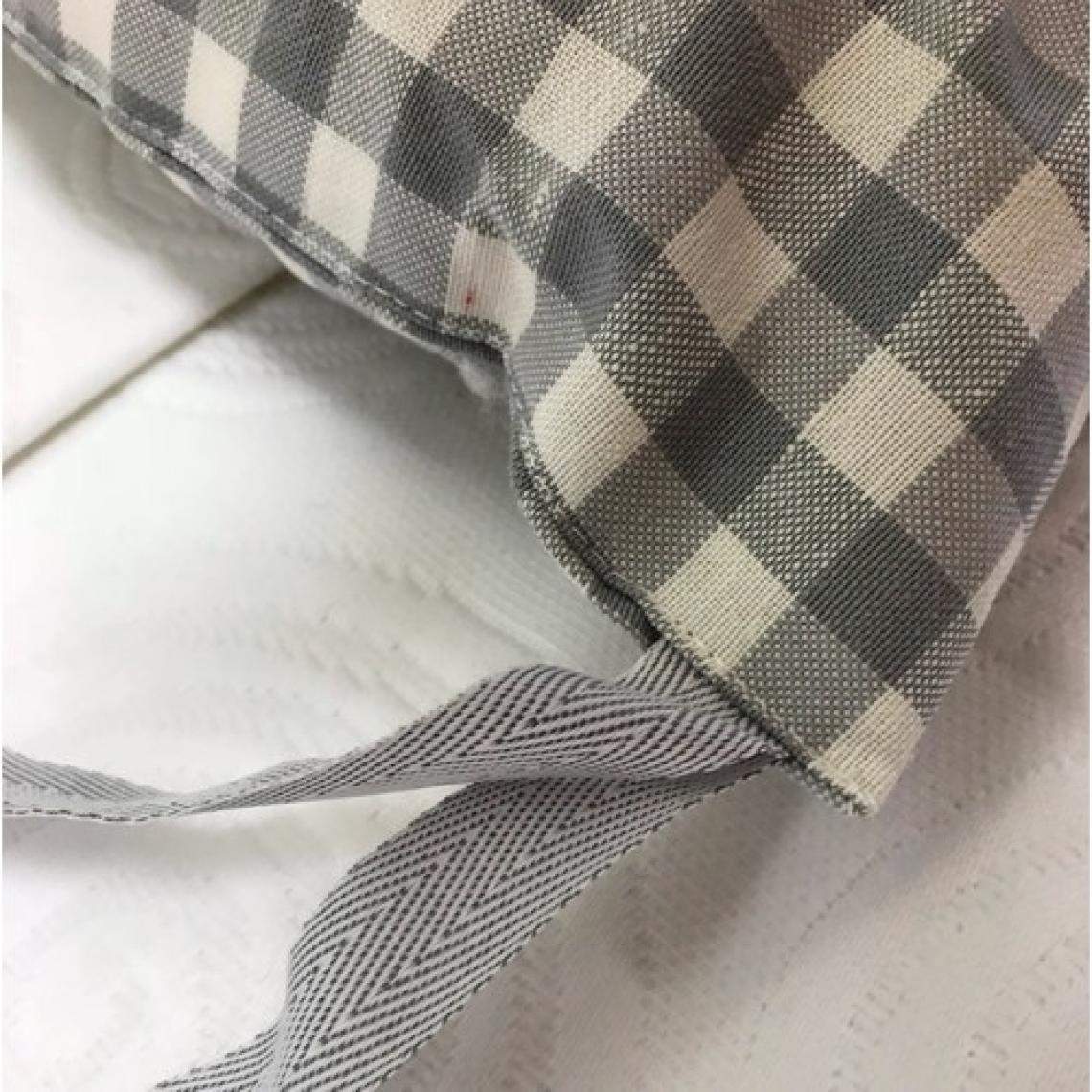 Tropik Home Gri Renk Pamuklu Dolgulu Pofuduk 40 x 40 cm Kare Sandalye Minderi
