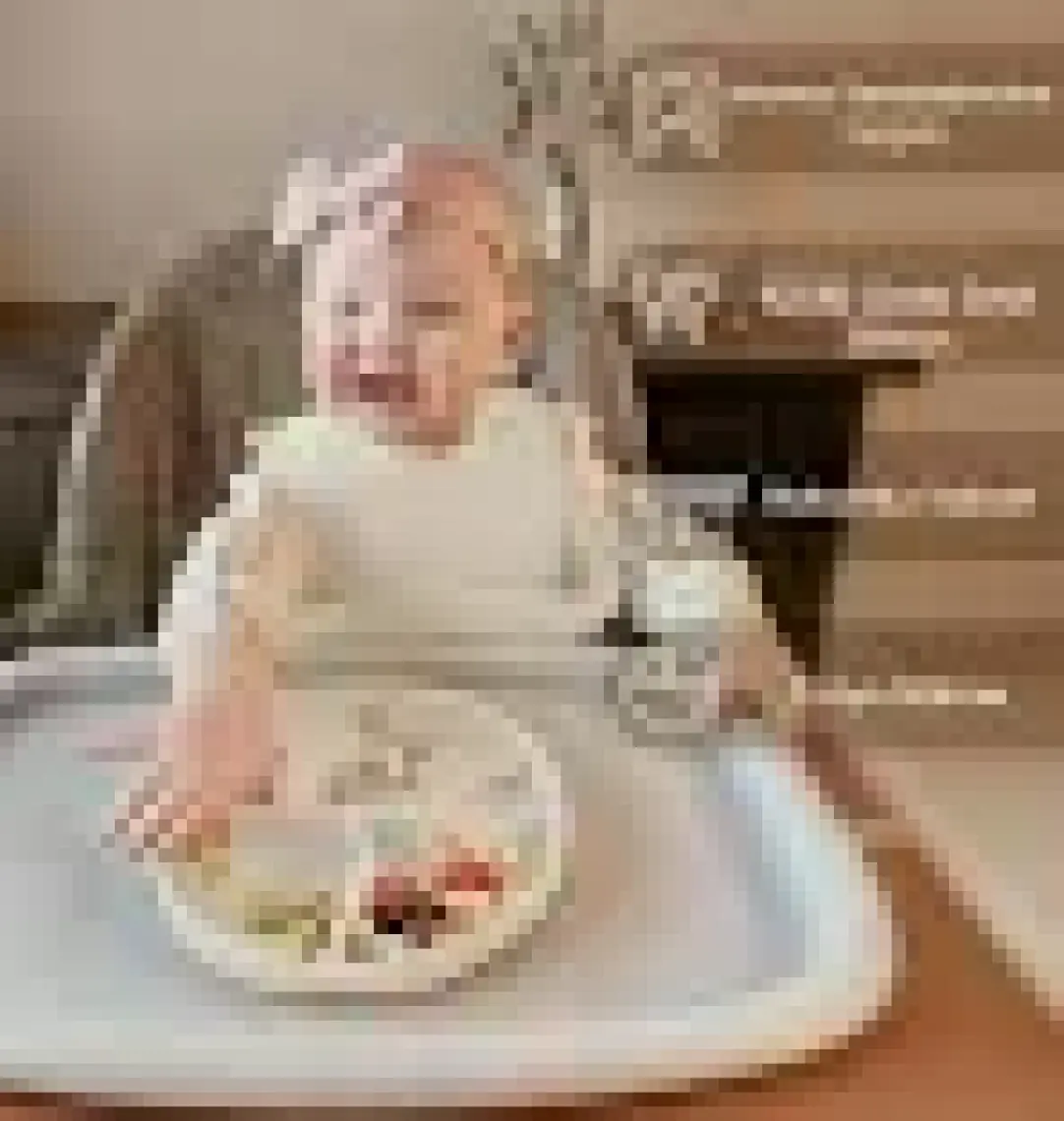 Meleni Baby 3'lü Silikon Beslenme Seti - Silikon Mama Önlüğü Diş Kaşıyıcılı Kaşık Vakum Tabanlı Tabak