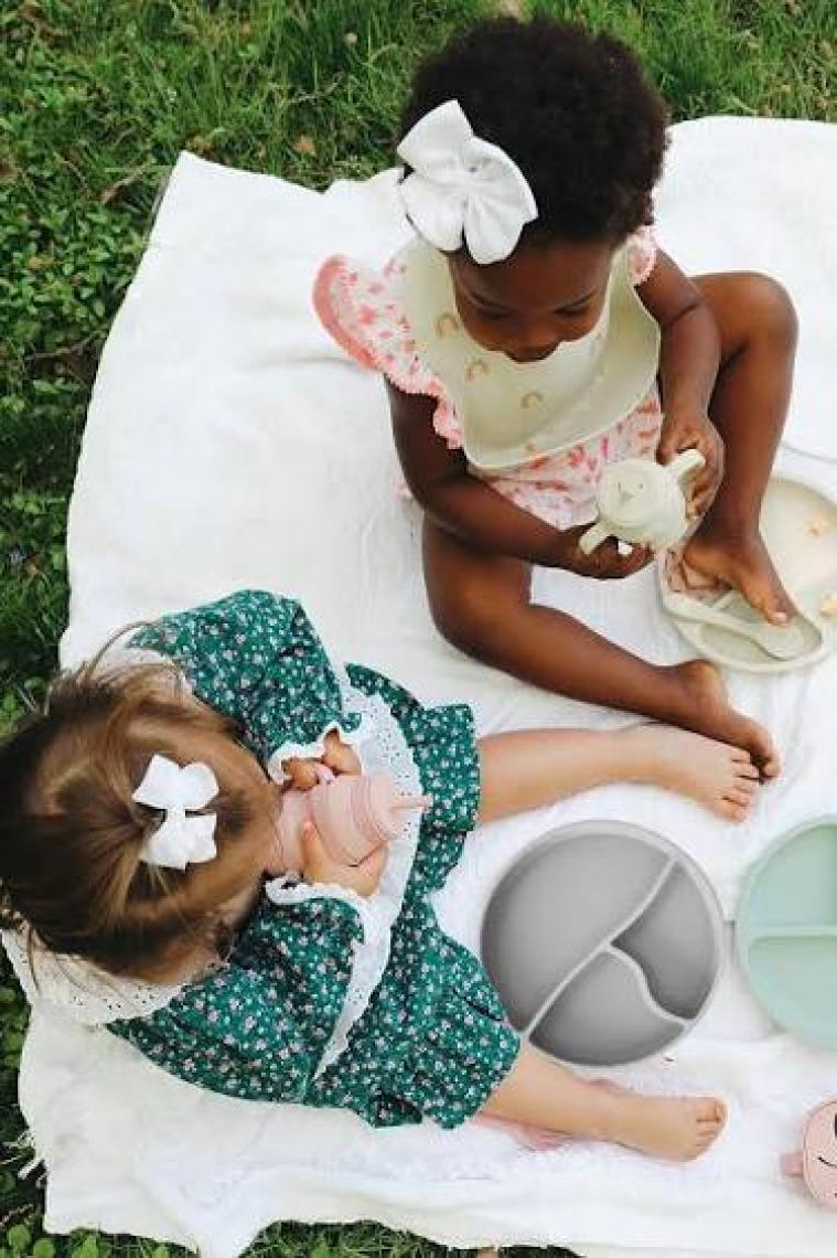 Meleni Baby 4'lü Silikon Beslenme Seti - Silikon Mama Önlüğü Kulplu Bardak Mama Kaşığı Vakum Tabanlı Tabak