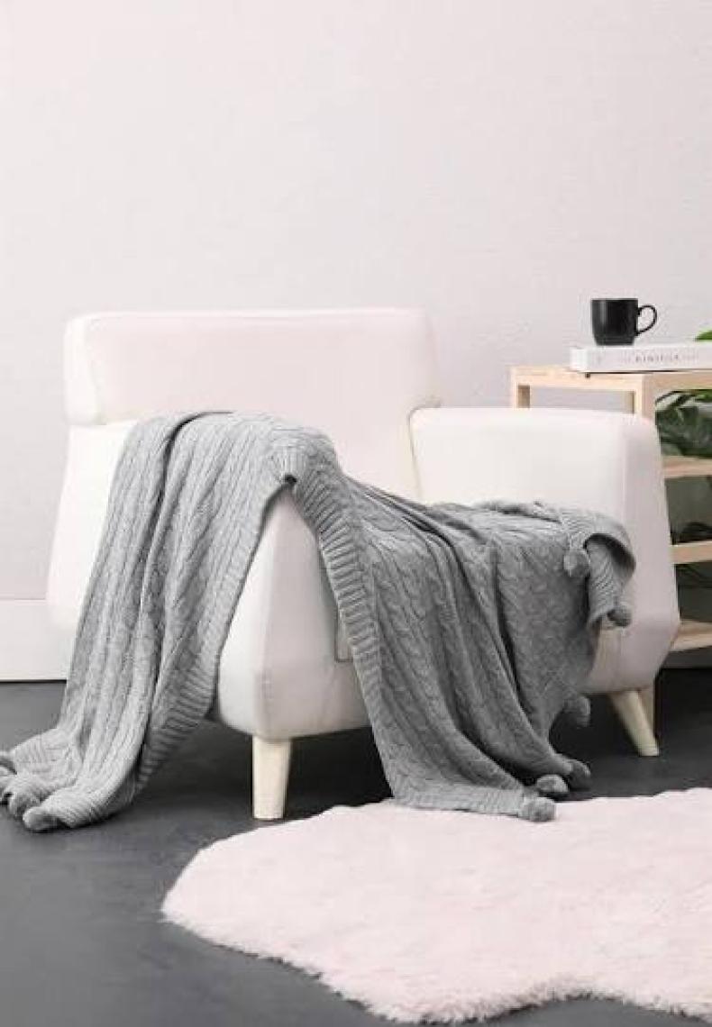 Biocotton Triko Ponponlu Örgü Tv Battaniyesi - Gri