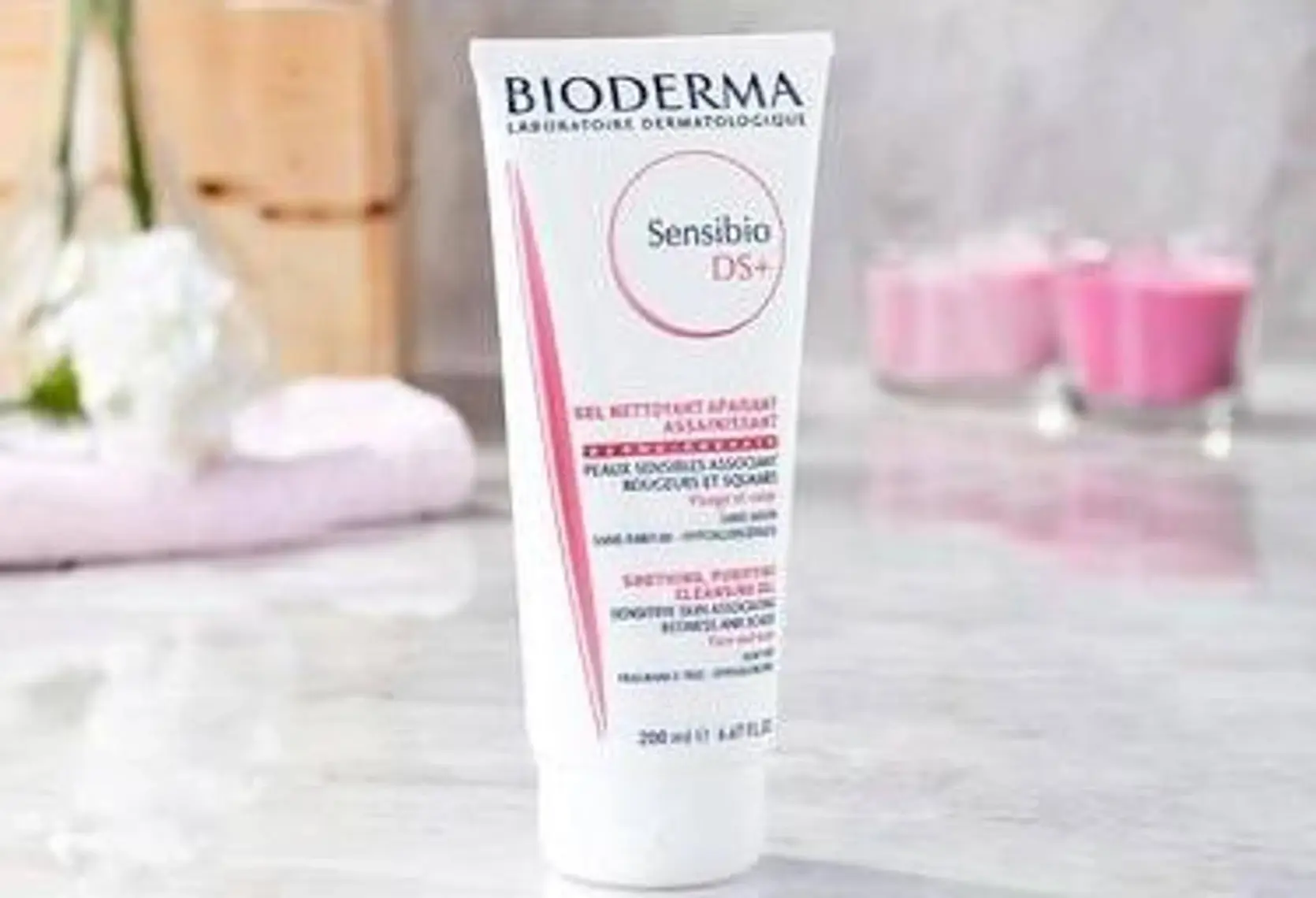Bioderma Sensibio DS+ Hassas Ciltler Yağlı Arındırıcı Temizleme Jeli B6 Vitamini 200 ml