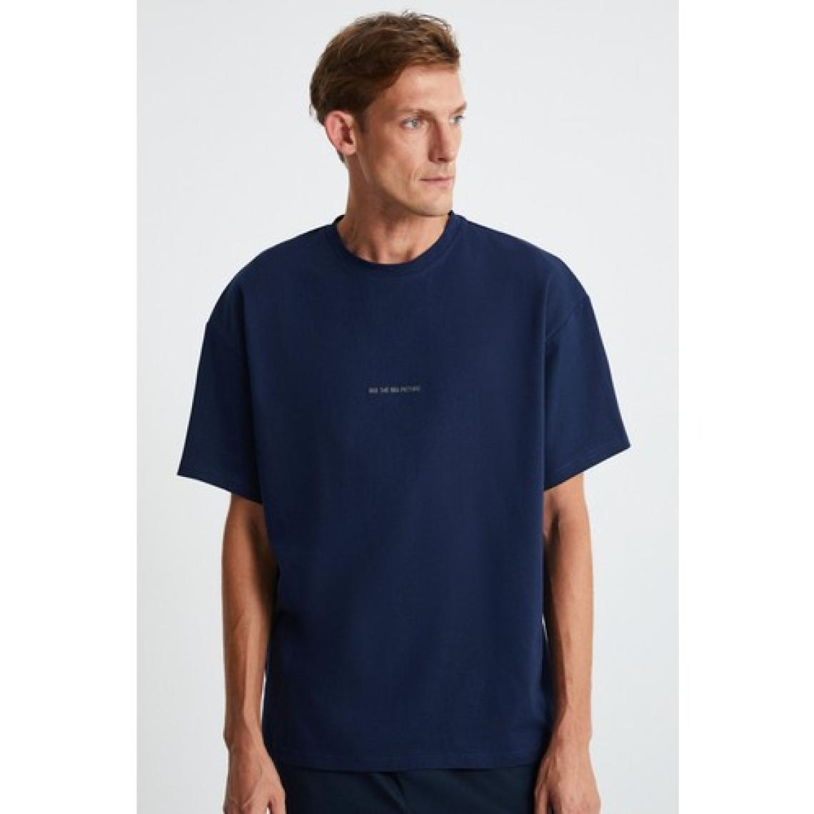 Rıver Erkek Oversize Fit Bol Kesim Nakış Işlemeli Basic Örme Lacivert T-shirt