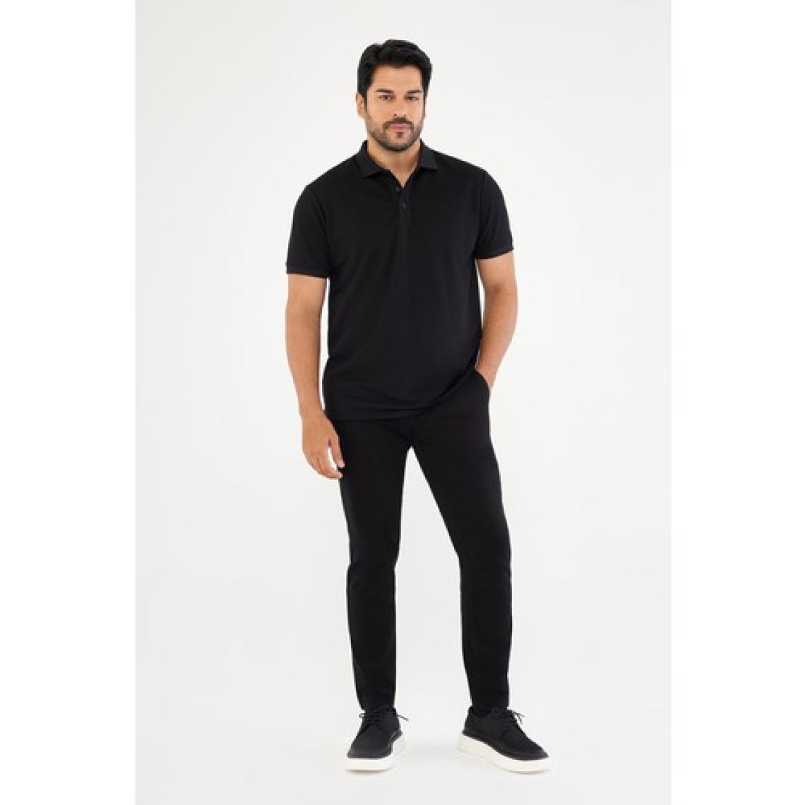 AC&Co / Altınyıldız Classics Erkek Çekmeyen Pamuklu Kumaş Slim Fit Dar Kesim Simsiyah Kıvrılmaz Polo Yaka T-shirt