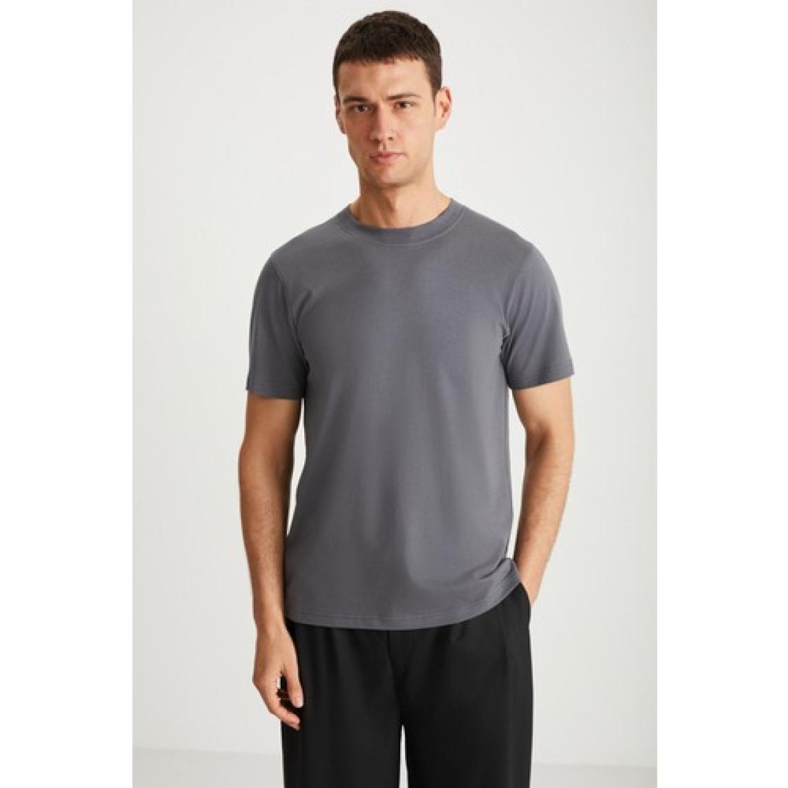 Grimelange MICHEL Erkek Slim Fit Dar Kesim %100 Organik Pamuklu Basic Örme Koyu Gri T-Shirt