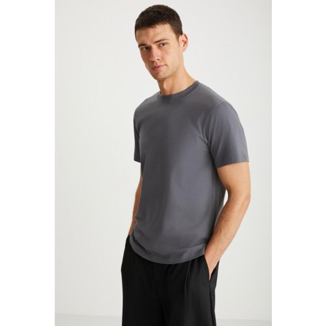 Grimelange MICHEL Erkek Slim Fit Dar Kesim %100 Organik Pamuklu Basic Örme Koyu Gri T-Shirt