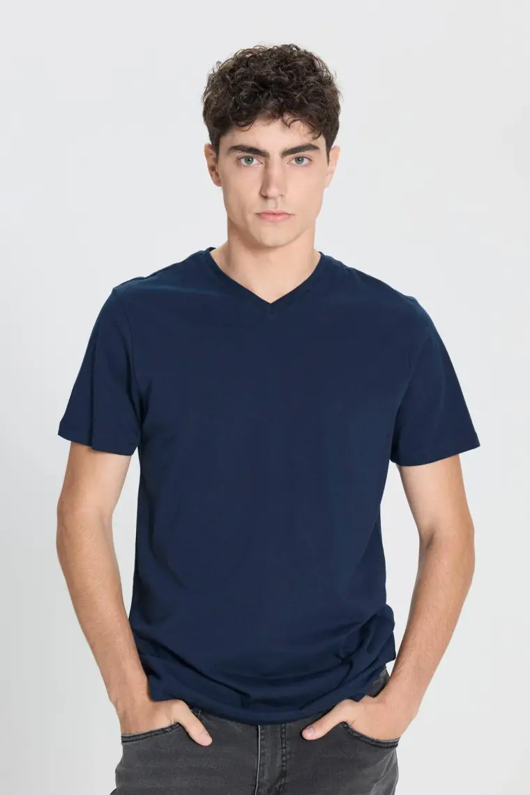 Altınyıldız Classics Erkek Lacivert Slim Fit Dar Kesim %100 Pamuk V Yaka Tişört