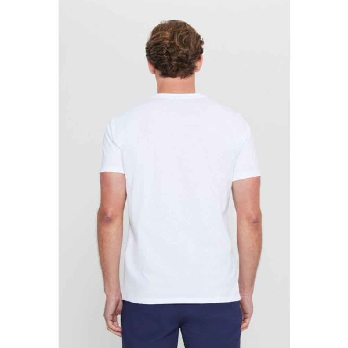 Altınyıldız Classics Erkek Beyaz %100 Pamuk Slim Fit Dar Kesim V Yaka Tişört