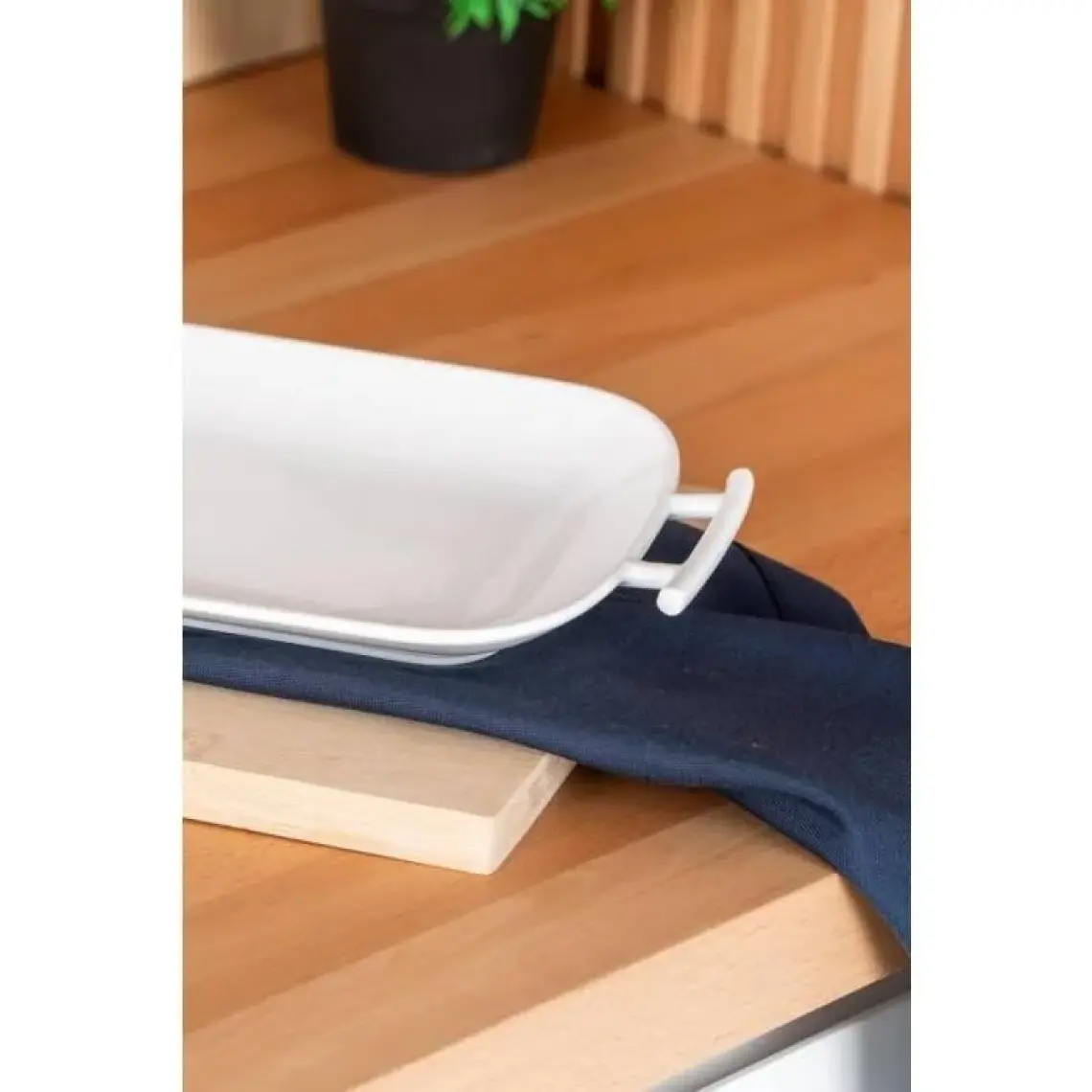 Digithome Bianco Perla Porselen Kulplu Servis Tabağı Dikdörtgen Beyaz 39 cm - SCT-05385