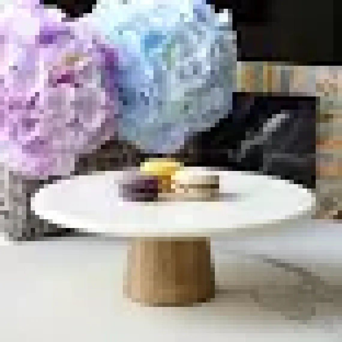 Akayev   Mermer 28 cm Konik Ahşap Ayaklı Beyaz Yuvarlak Sunum Tabağı