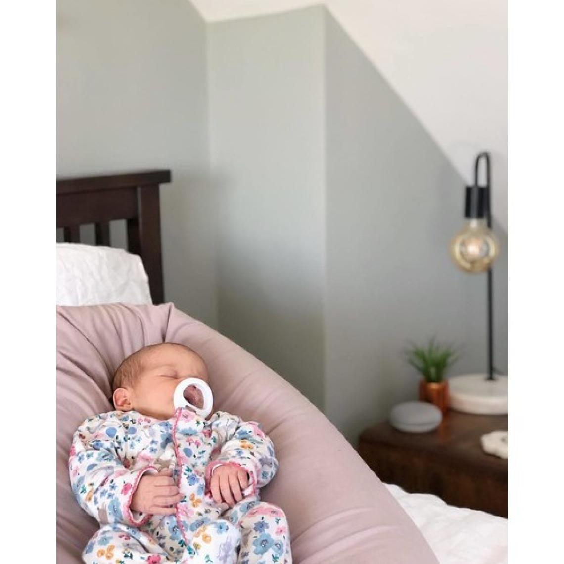 Tommee Tippee Closer to Nature Breast-like  Emzik, 6-18 ay Tekli - Beyaz