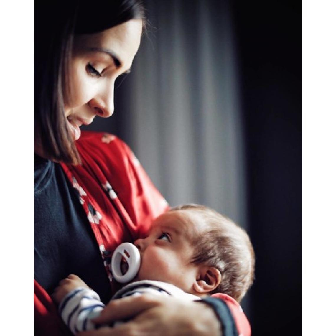 Tommee Tippee Closer to Nature Breast-like  Emzik, 6-18 ay Tekli - Beyaz