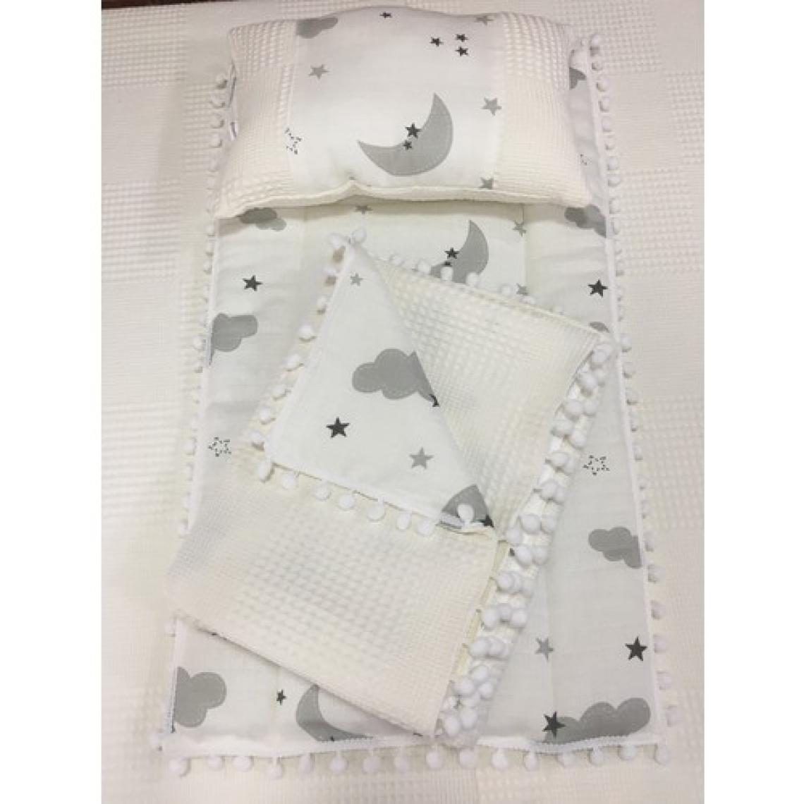 Buse Baby Home Krem , Müslin ve Ponponlu Alt Açma , Yastık ve Battaniye 3'lü Set