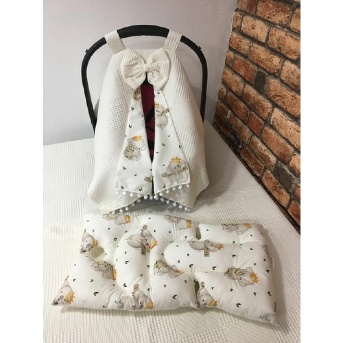Buse Baby Home Krem Pikeli ve Poplin Kumaş, Ponponlu Puset Örtüsü ve Puset Minderi 2'li Set