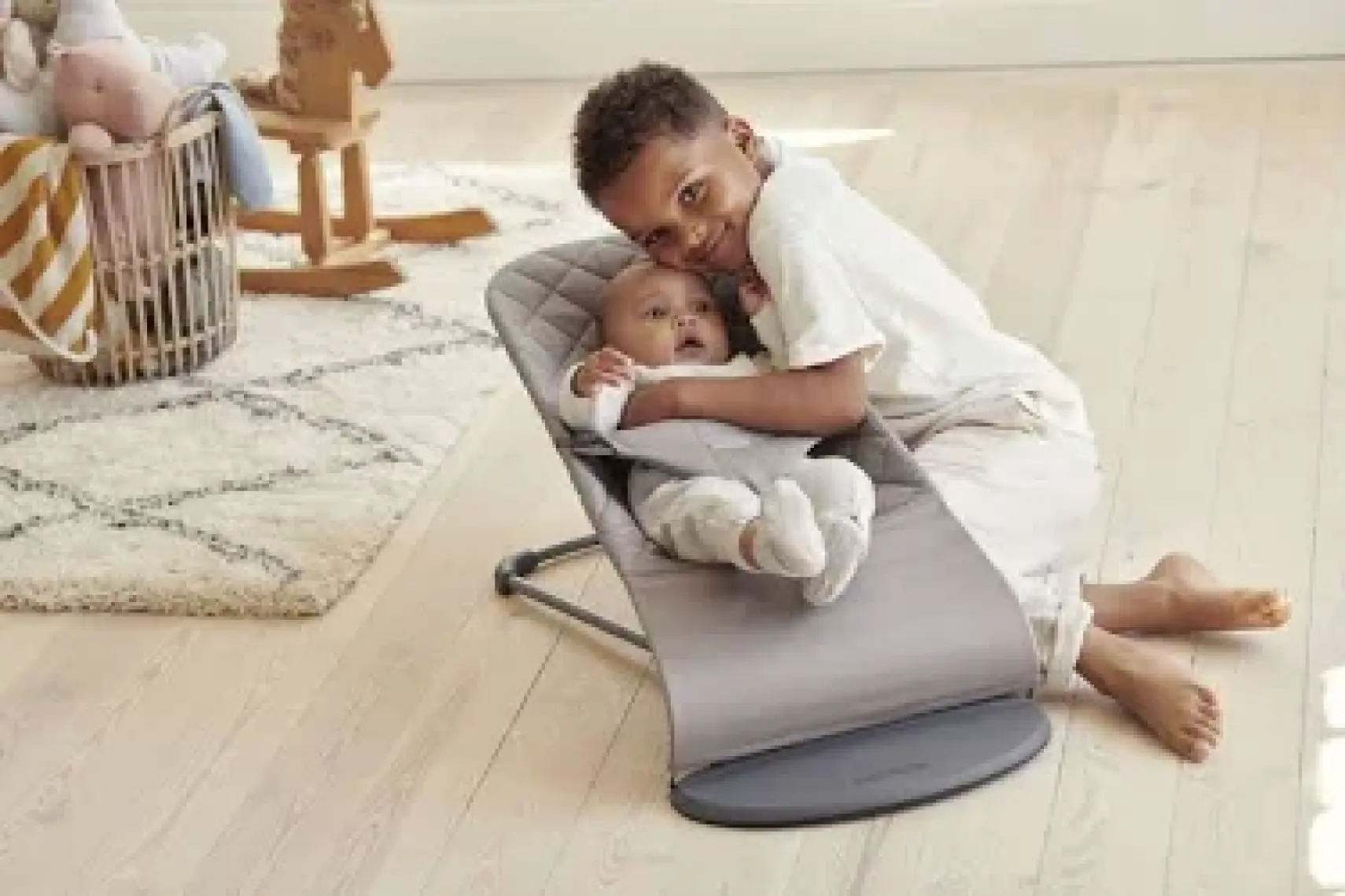 BabyBjörn Balance Bliss Ana Kucağı Cotton Oyuncaklı /Sand Grey