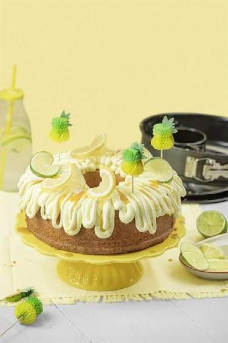 KAISER Çift Taban Kelepçeli Kek Kalıbı 28 Cm