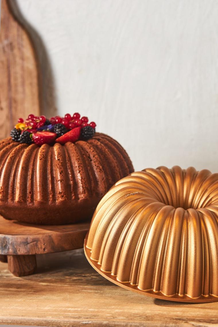 Karaca Cake Pro Dilimli Döküm Kek Kalıbı Gold