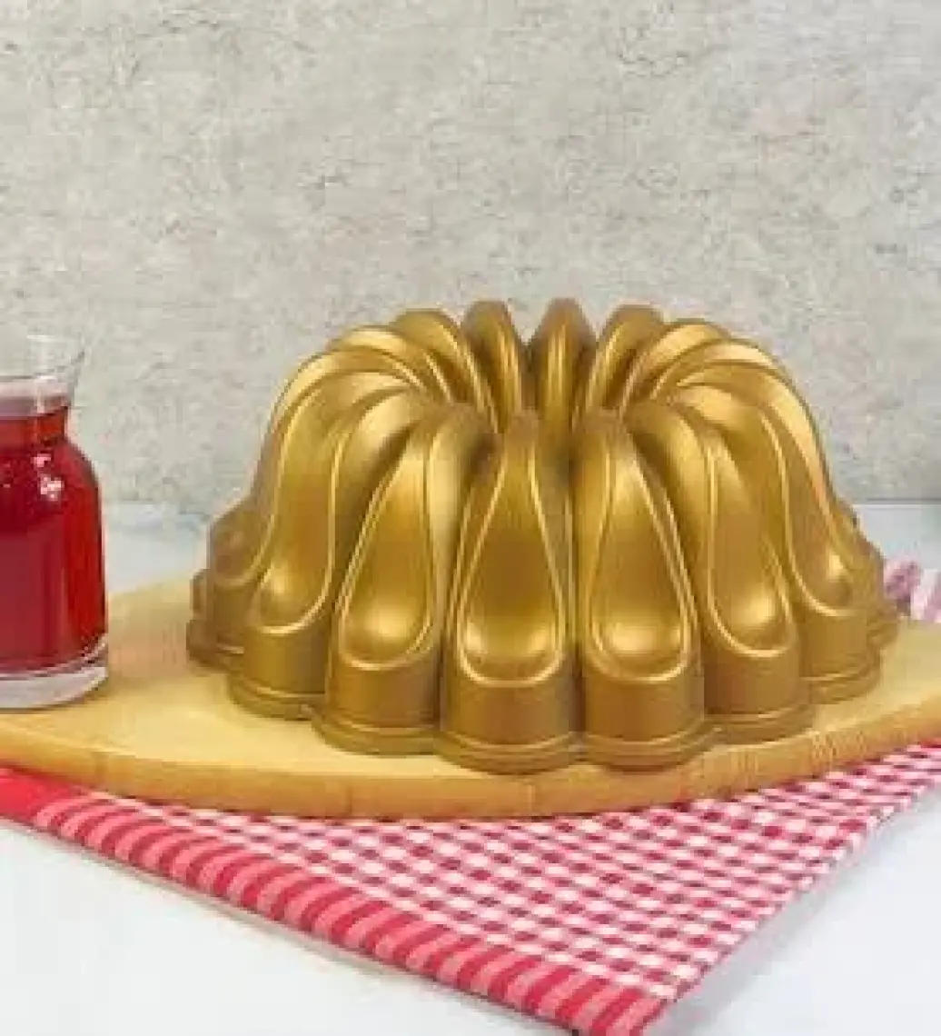 Meşeler Extra Döküm Granit 28 Cm. Kek Kalıbı Gold