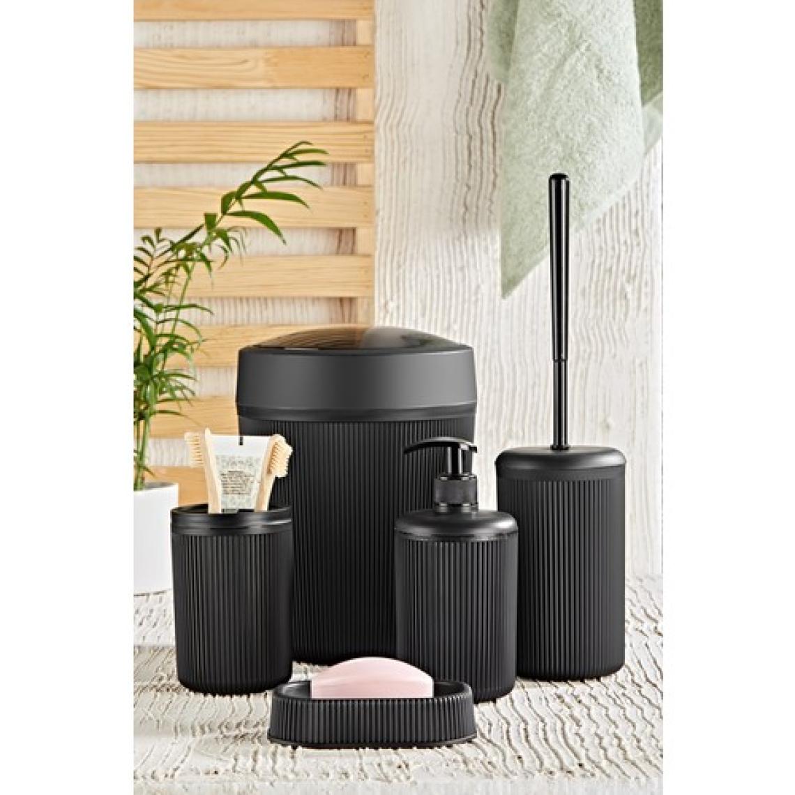 Orsa Home 5'li Siyah Çizgi Desenli Dayanıklı Plastik Banyo Seti – Modern Tasarım ve Kolay Temizlenebilir Yüzey