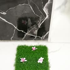 Hayveys Dekoratif Yapay Çiçek ve Çimli Gider Kapağı Süsü 12 x 12 cm