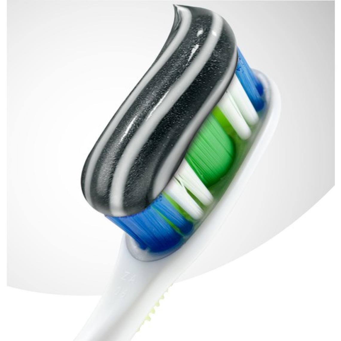 Colgate Natural Extracts Aktif Karbon ve Nane Saf Temizlik Diş Macunu 75 ml