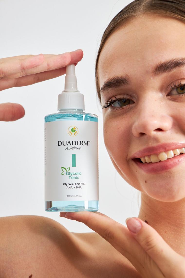 Duaderm Akne Karşıtı ve Ton Eşitleyici Glycolic Tonic (Glycolic Acid 5%, Aha + Bha) 200 ml