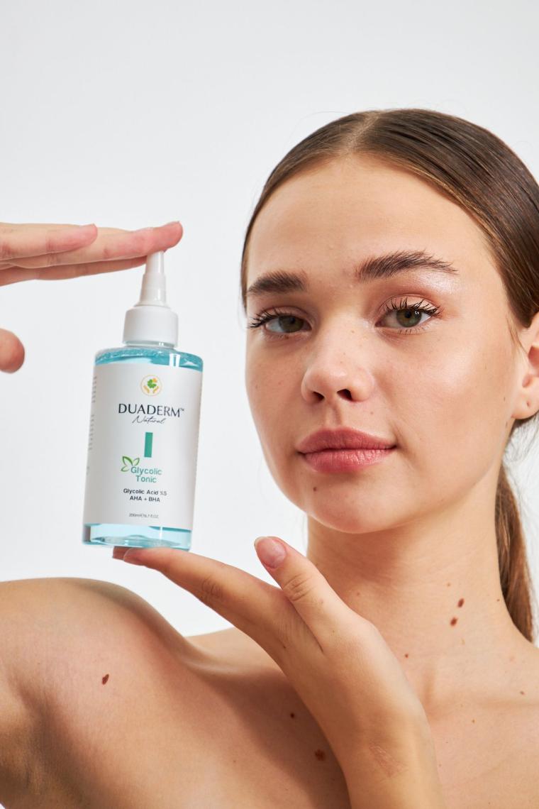 Duaderm Akne Karşıtı ve Ton Eşitleyici Glycolic Tonic (Glycolic Acid 5%, Aha + Bha) 200 ml