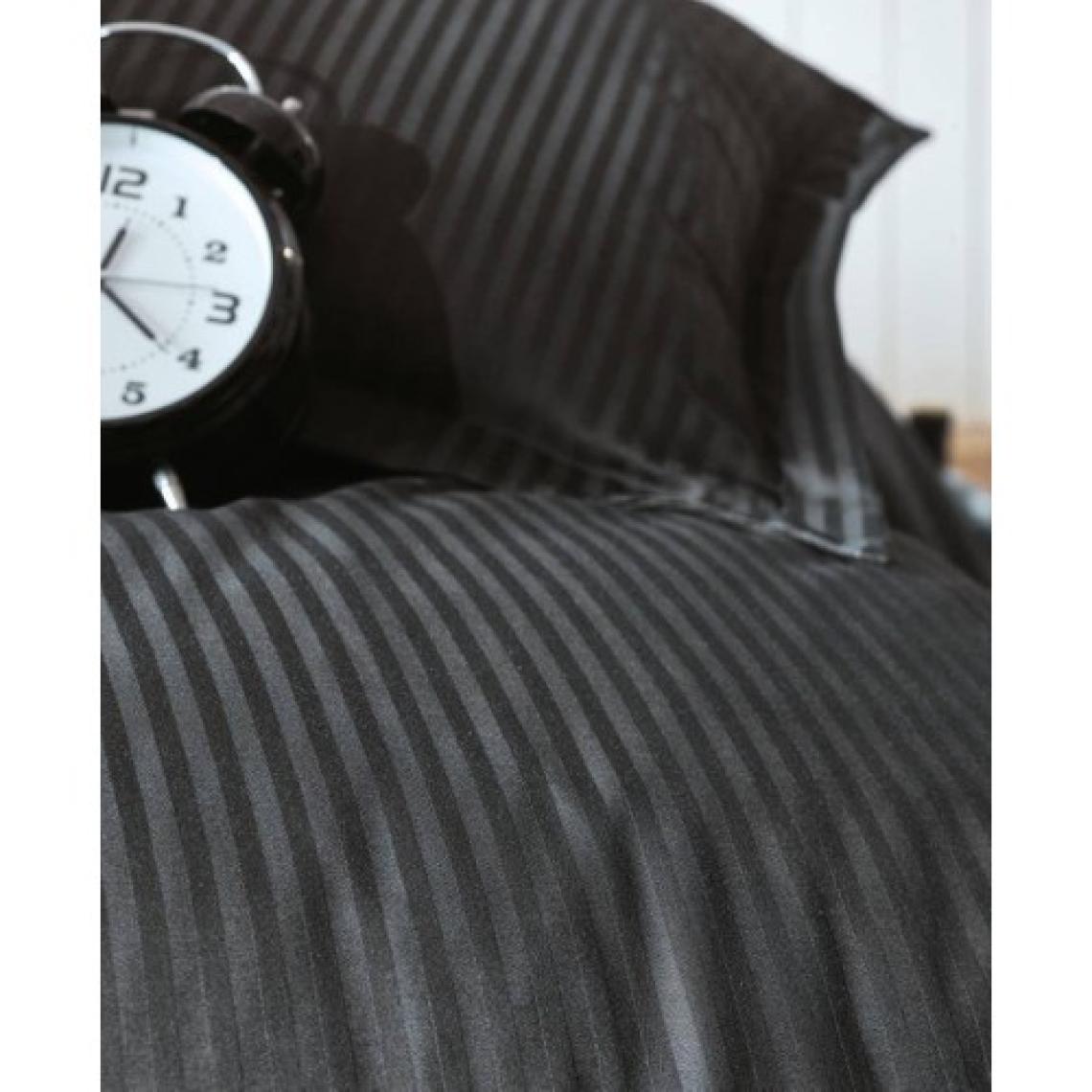 Cotton Box Elegant Stripe Çift Kişilik Nevresim Takımı Siyah