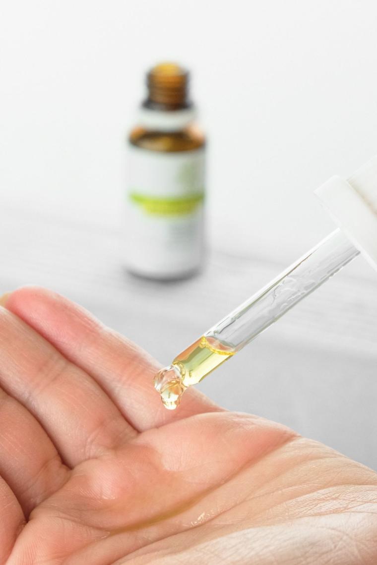 Görkito The Skin Co. %99,9 Doğal Yağ Karışımı Yoğun Nemlendirici & Aydınlatıcı Yüz Serumu 20 ml