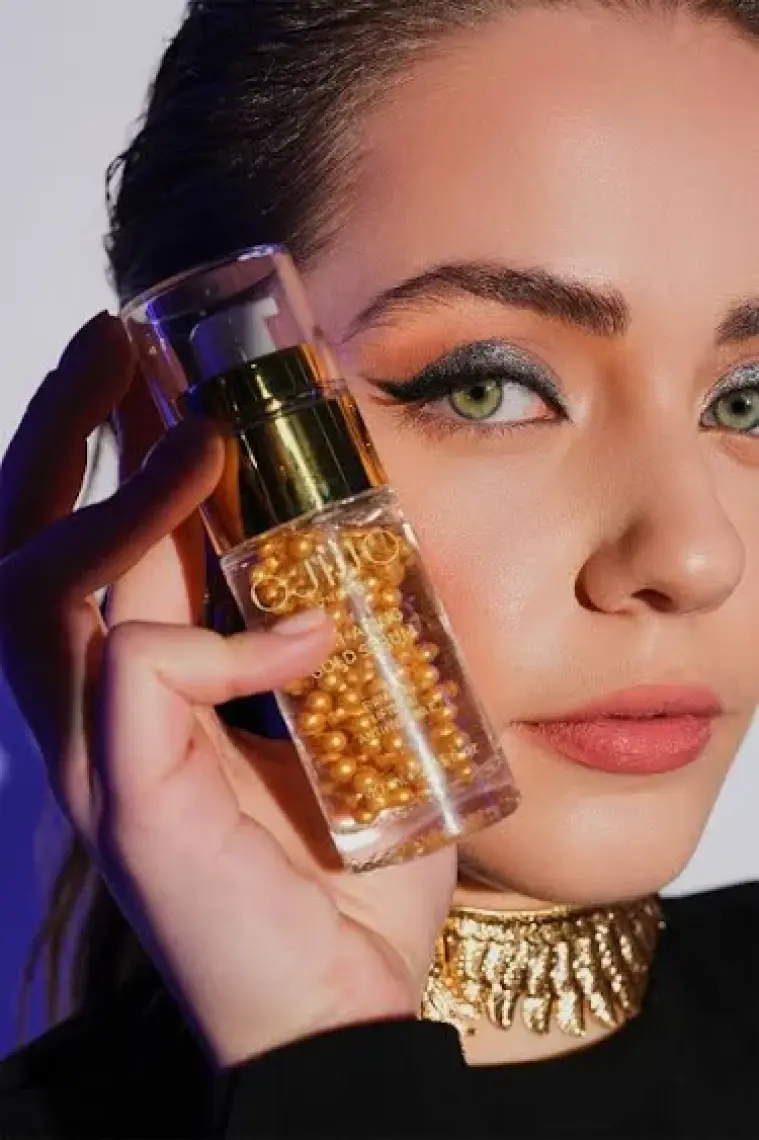 Ojijo London Yaşlanma Karşıtı Ginseng İçerikli  Nemlendirici Altın Serum 40 ml