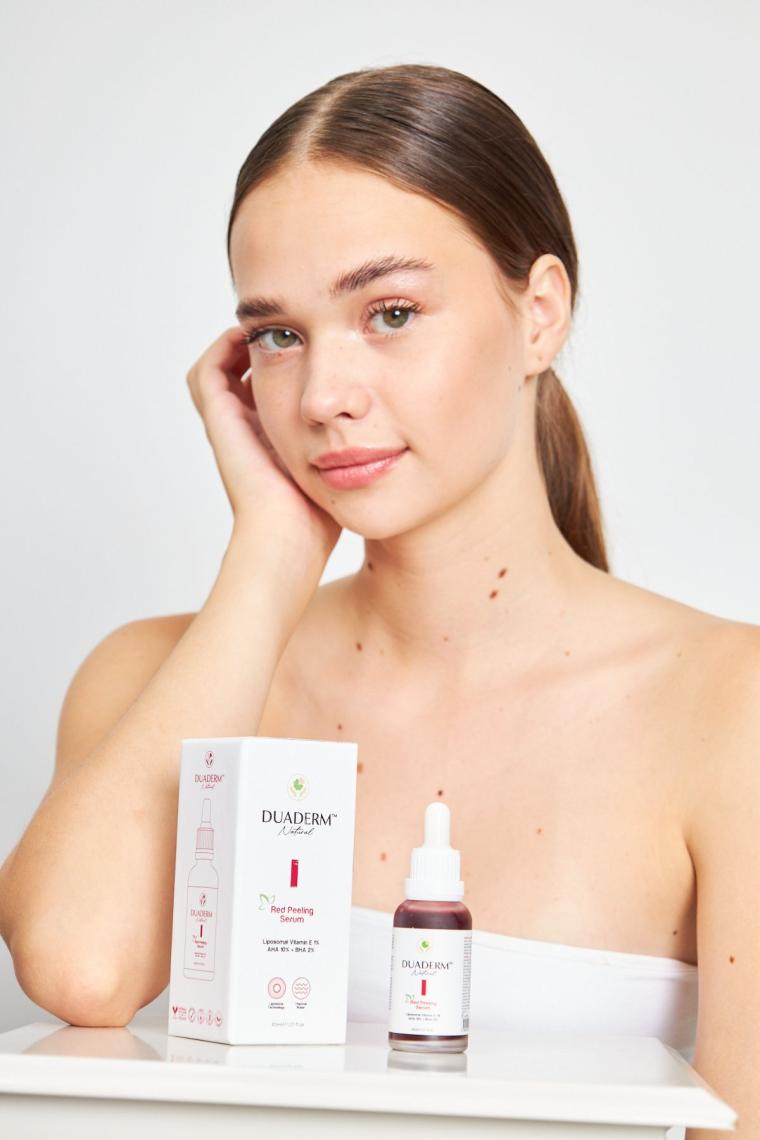 Akne Karşıtı, Onarıcı Red Peeling Serum (AHA 10% BHA %2 Liposomal VitE 1%) 30ml