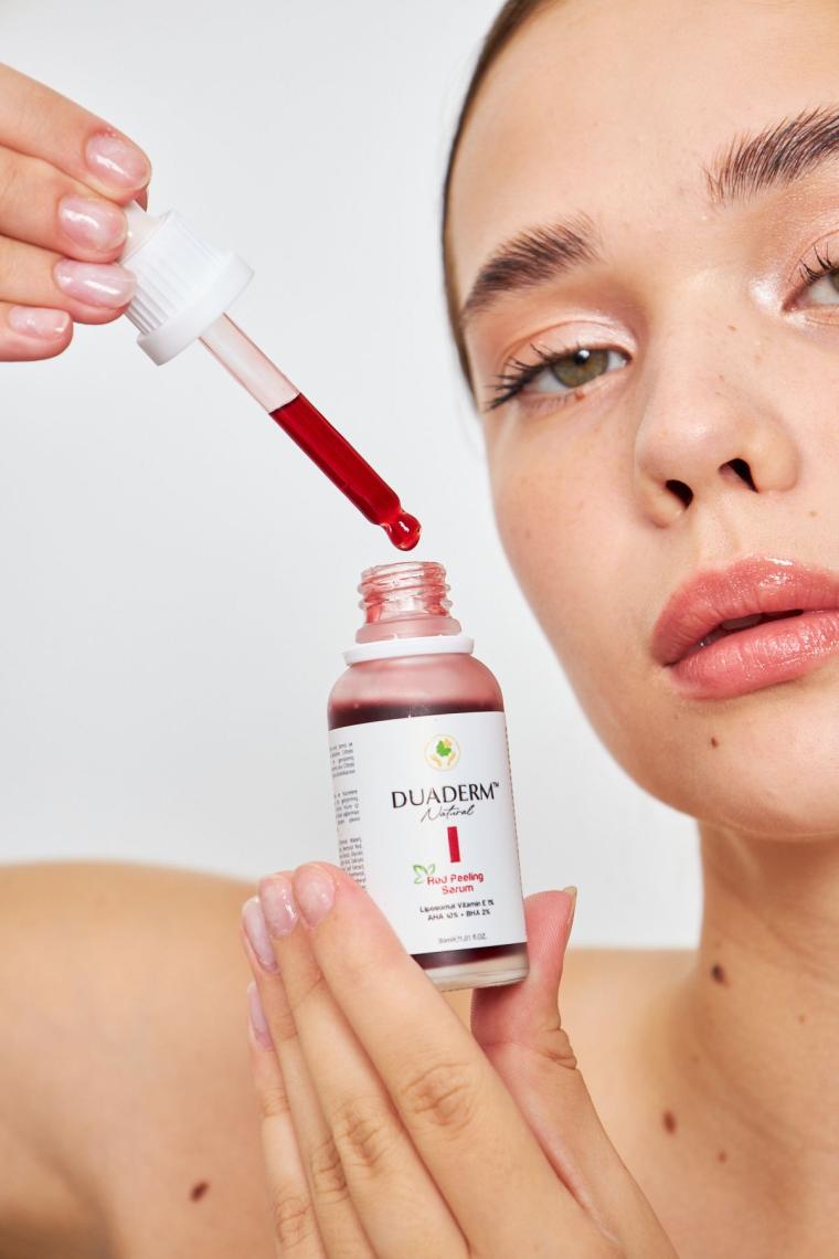 Akne Karşıtı, Onarıcı Red Peeling Serum (AHA 10% BHA %2 Liposomal VitE 1%) 30ml