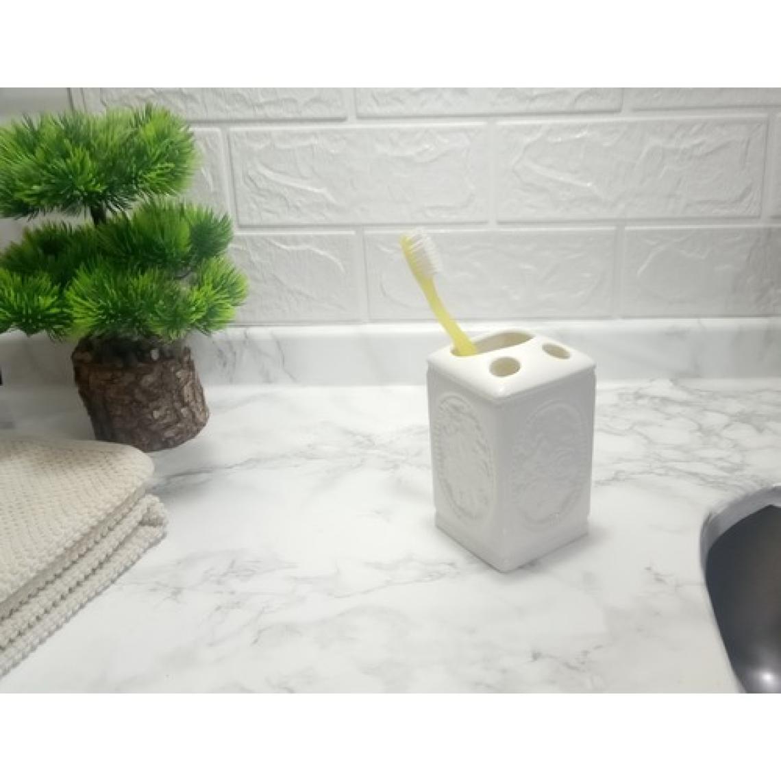Bosphorus Diş Fırçalık Çiçekli Kare Model Banyo Aksesuarı