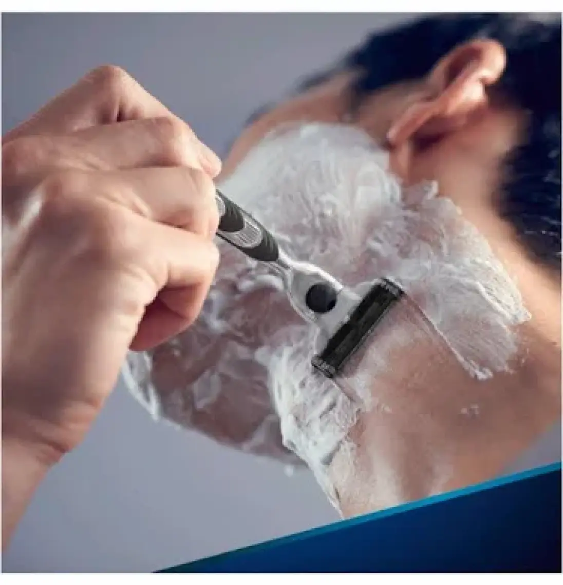 Gillette Mach3 Tıraş Makinesi + 2 Yedek Tıraş Bıçağı