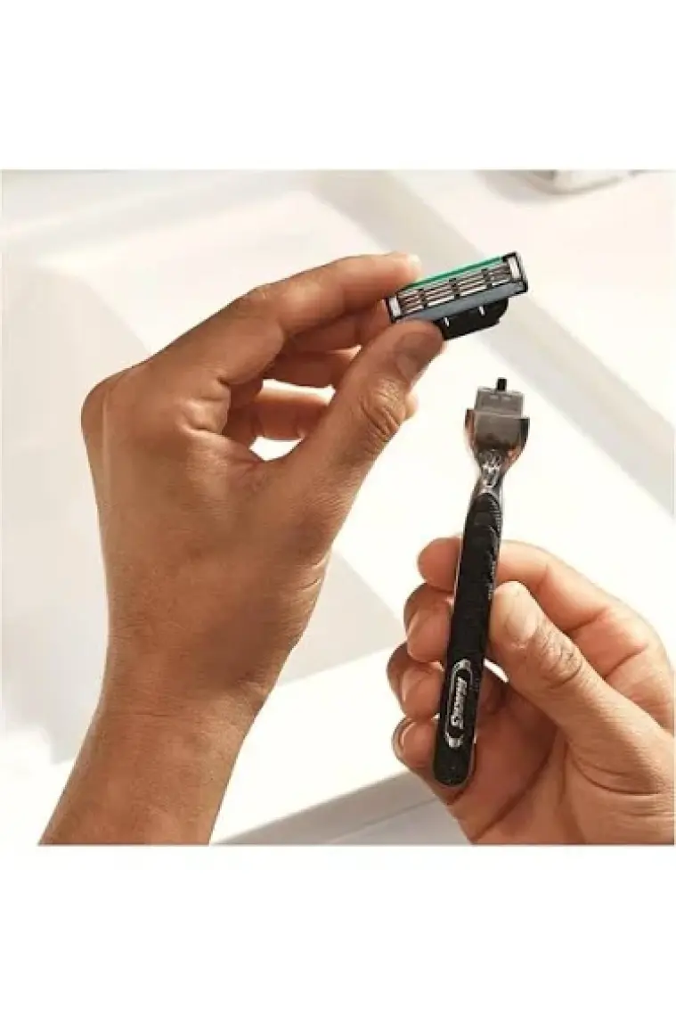 Gillette Mach3 Tıraş Makinesi + 2 Yedek Tıraş Bıçağı