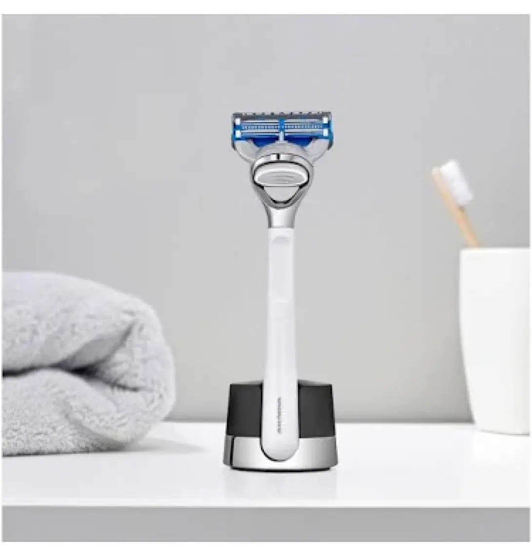 Gillette Skinguard Makine + Manyetik Stand White Edition