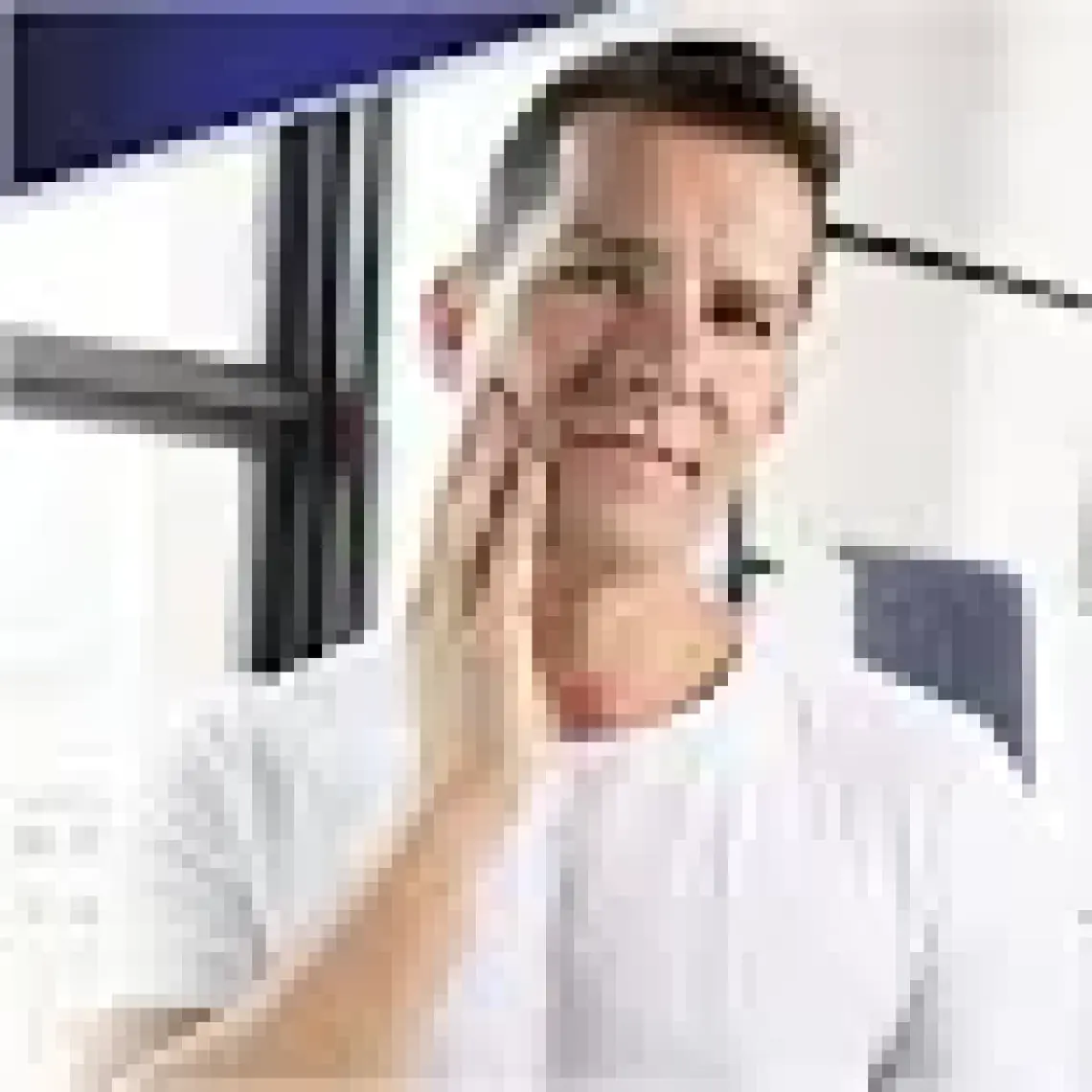 Gillette Skinguard Sensitive Tıraş Makinesi + Yedek Tıraş Bıçağı