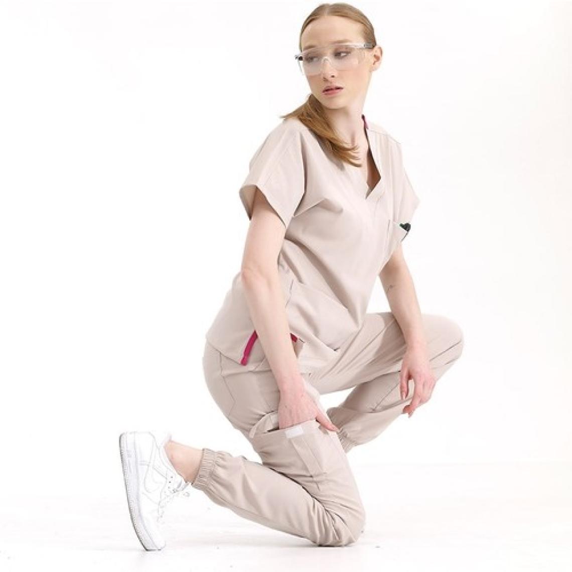 Çizgi Medikal Jogger Lüks Kaliteli Likralı Doktor Hemşire Forması Scrubs Krem