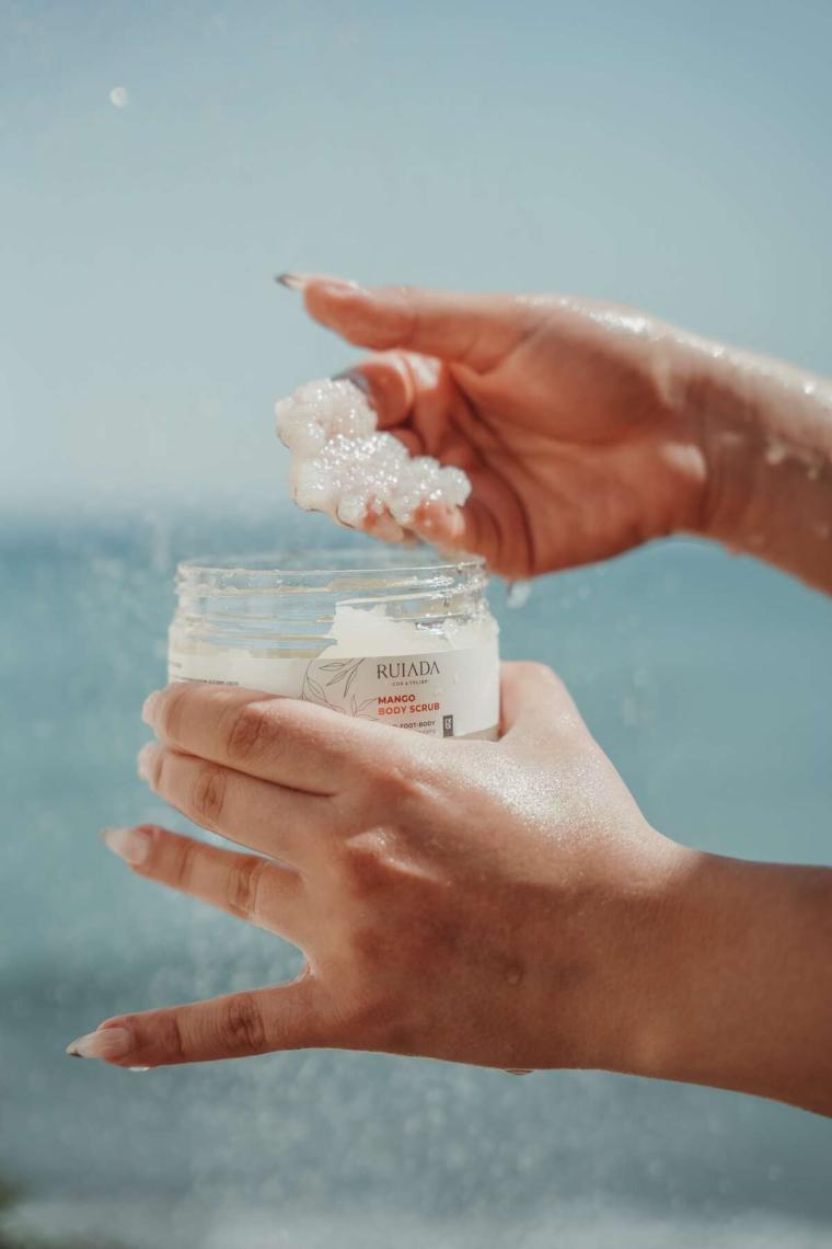 Ruiada Mango Body Scrub Besleyici Arındırıcı Nemlendirici Vücut Peelingi 250 ml