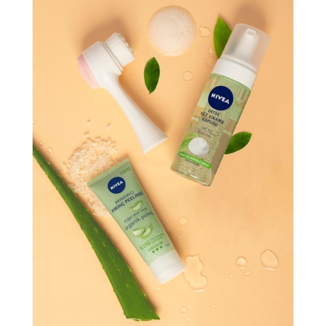 NIVEA Arındırıcı Organik Pirinç Peeling 75 ml; Karma Ciltler; Aloe Vera ile Yüz Bakım; Cildi Arındırır; Etkili Yüz Temizleme