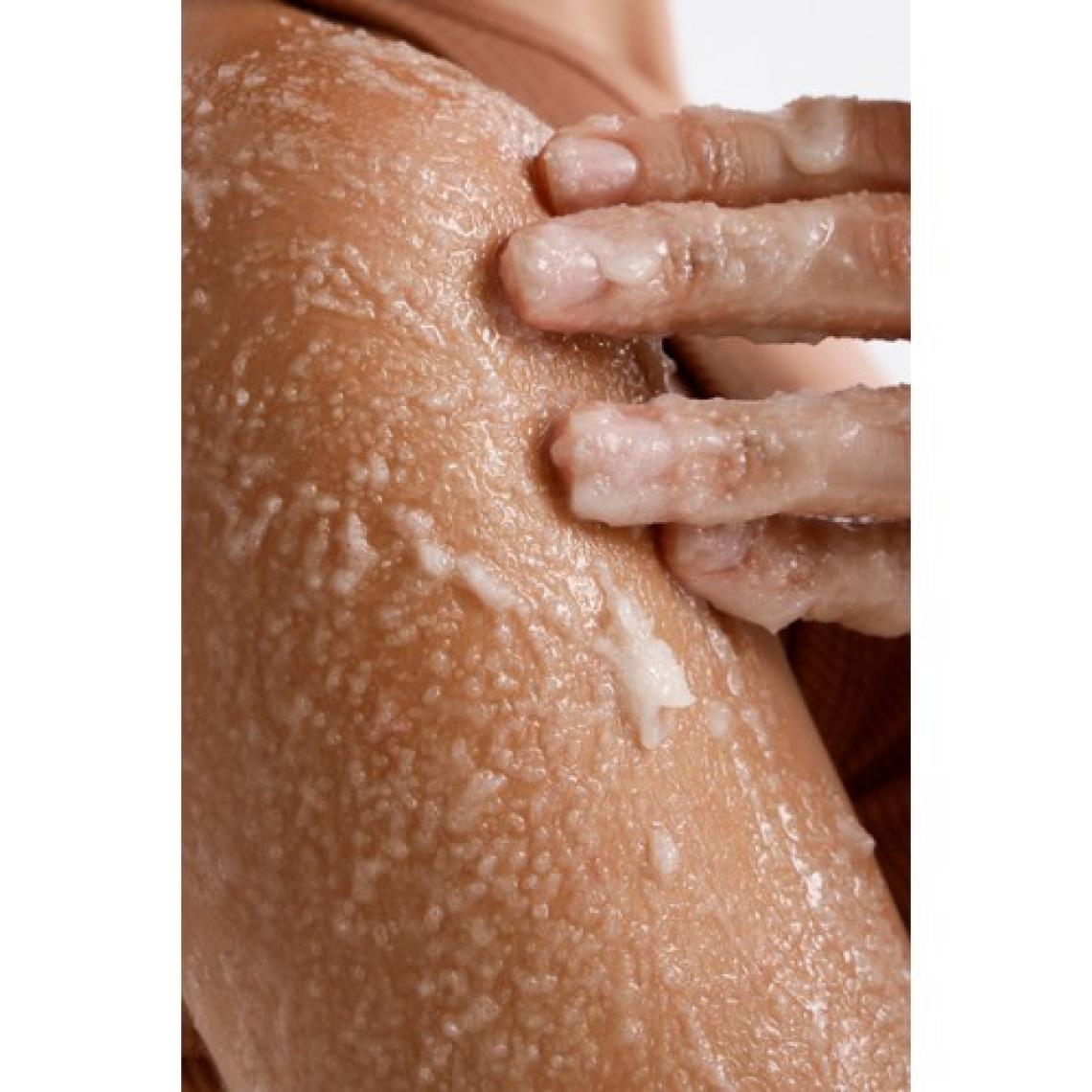 Cold Effect Vücut Peelingi Sıkılaştırıcı ve Nemlendirici Nem Bombası Body Scrub 280 gr
