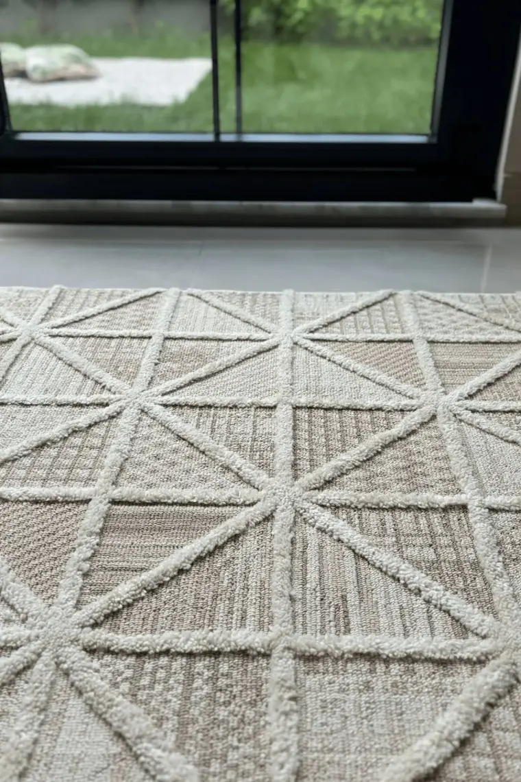 Cool Halı Sakura 2201 Krem Hav Toz Vermez Etnik Desenli Modern Bukleli Salon Halısı